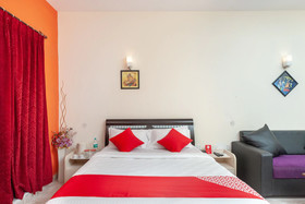 Purple Lake View by OYO Rooms