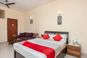 Purple Lake View by OYO Rooms