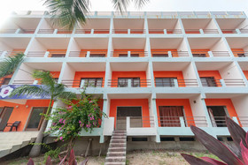 Purple Lake View by OYO Rooms