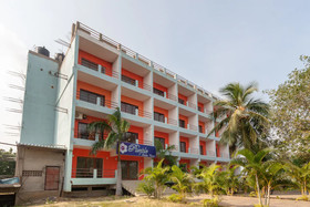 Purple Lake View by OYO Rooms