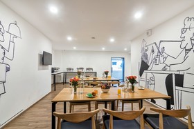 Queensway Park by OYO Rooms