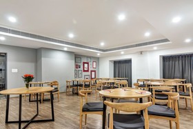 Queensway Park by OYO Rooms