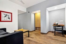 Queensway Park by OYO Rooms