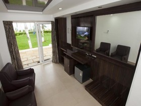 Shelter Beach Resort