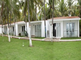 Shelter Beach Resort