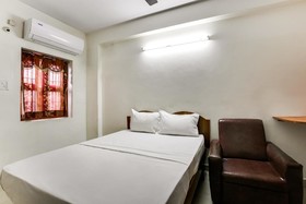 Sjs Guest House by OYO Rooms