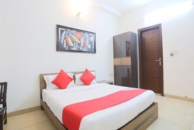 Spot On 72757 Gold Guest House