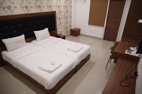 Star Holiday Inn by Nexstay