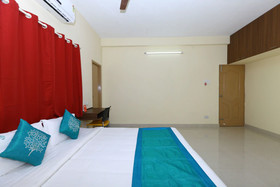 The Cozee Stay by OYO Rooms