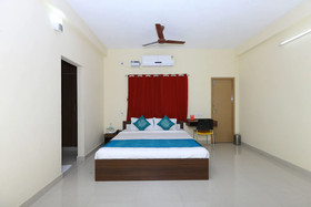 The Cozee Stay by OYO Rooms