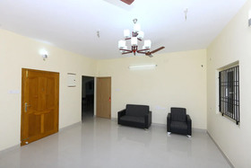 The Cozee Stay by OYO Rooms