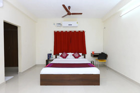 The Cozee Stay by OYO Rooms