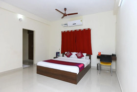 The Cozee Stay by OYO Rooms