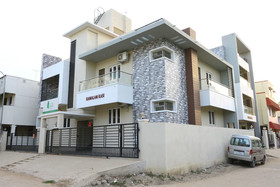 The Cozee Stay by OYO Rooms