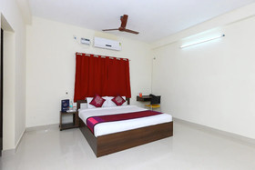 The Cozee Stay by OYO Rooms