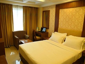 Super Townhouse Oak Alandur Near Chennai Airport