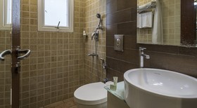 Treebo Saravana Boutique Inn