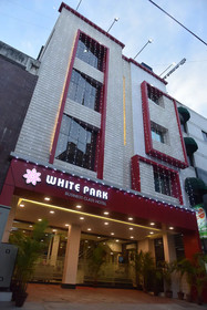 White Park Business Class Hotel