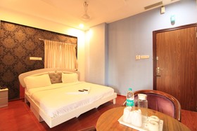 Aishwaryam Hotel