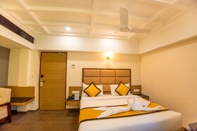 Hotel Grand Sabarees