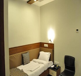 Hotel The Nook By FabHotels