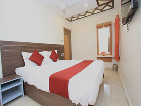 OYO 14715 Serene Inn