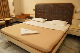 OYO Flagship 24579 Hotel Padmam