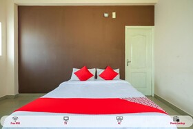 Royal Pride by OYO Rooms