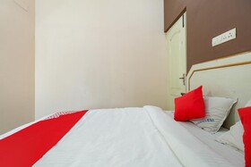 Royal Pride by OYO Rooms