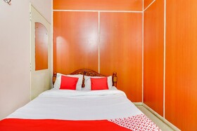 Royal Pride by OYO Rooms