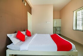Royal Pride by OYO Rooms