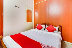 Royal Pride by OYO Rooms