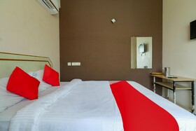 Royal Pride by OYO Rooms