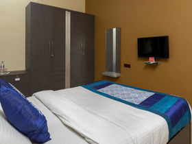 Royal Stay Service Apartments by OYO Rooms