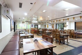 Sri Annapoorna Towers by OYO Rooms