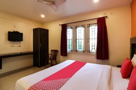 Sri Annapoorna Towers by OYO Rooms