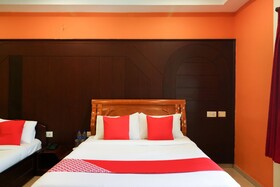 Sri Annapoorna Towers by OYO Rooms