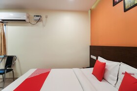 Sri Annapoorna Towers by OYO Rooms