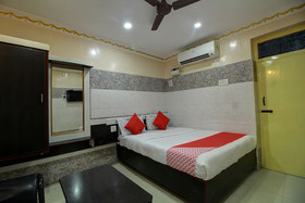 Sri Jayaram Lodge by OYO Rooms