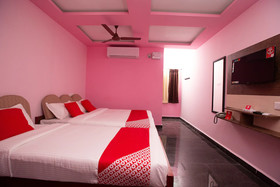 OYO 23398 Hotel Sri Murugan