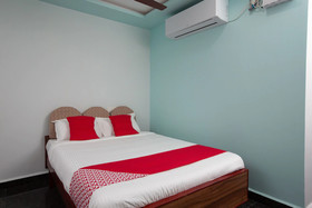 OYO 23398 Hotel Sri Murugan