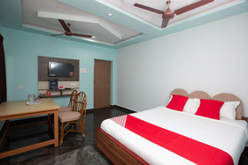 OYO 23398 Hotel Sri Murugan