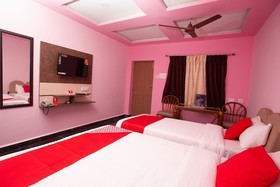 OYO 23398 Hotel Sri Murugan
