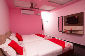 OYO 23398 Hotel Sri Murugan