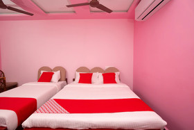 OYO 23398 Hotel Sri Murugan