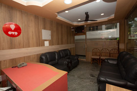 OYO 23398 Hotel Sri Murugan