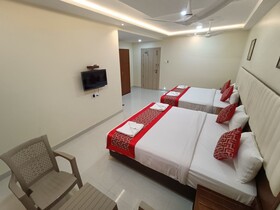 Sri Aswin Grand
