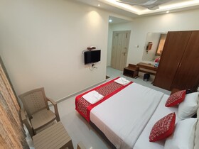 Sri Aswin Grand