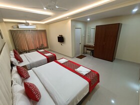 Sri Aswin Grand