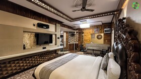 Beverly Villa